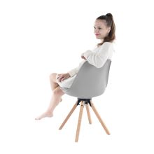 Stylová otočná židle ETOSA plast a ekokůže světle šedá, nohy buk